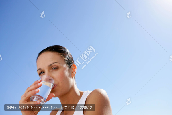女人