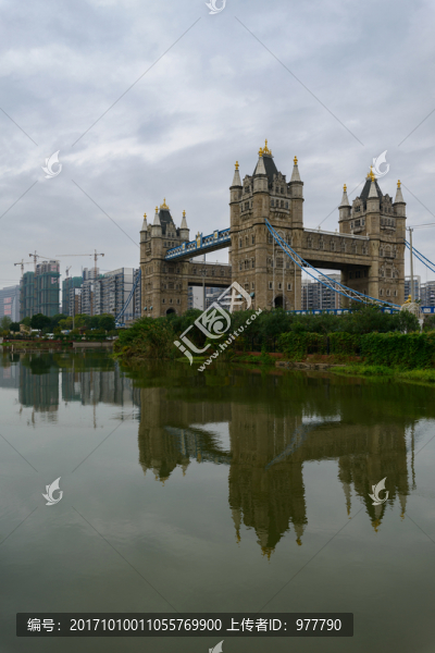 小外灘塔影橋
