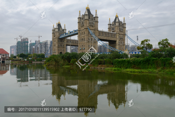 小外灘塔影橋