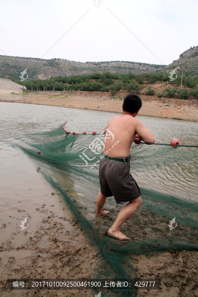 拉網(wǎng)捕魚