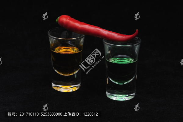 玻璃酒杯