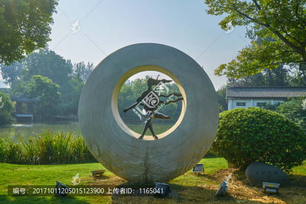 花好月圓雕塑