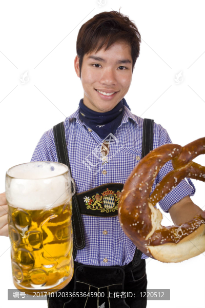 開心的笑著啤酒節(jié)亞洲質(zhì)量和布雷澤