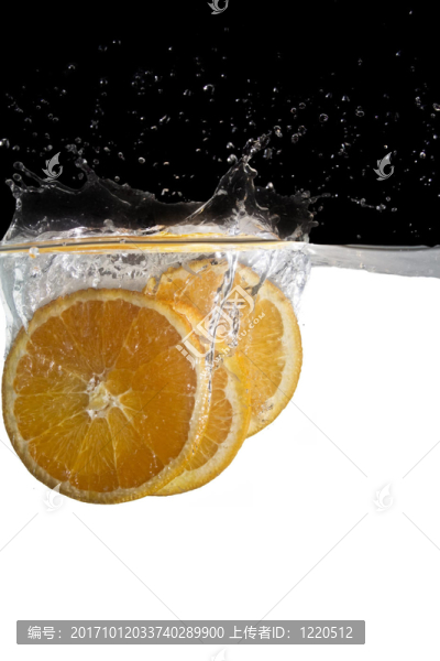 水中橙片