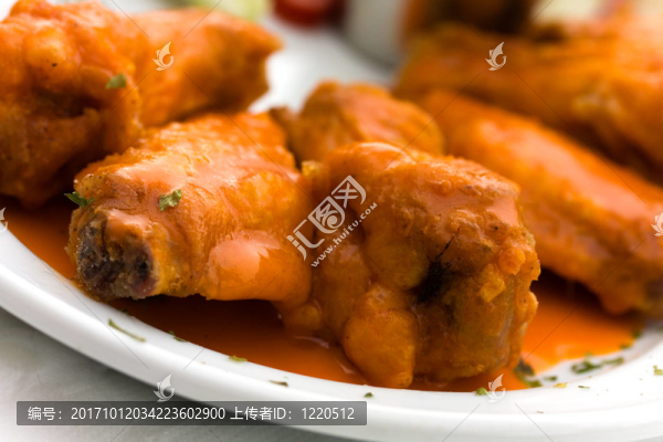 布法羅雞翅，肉汁