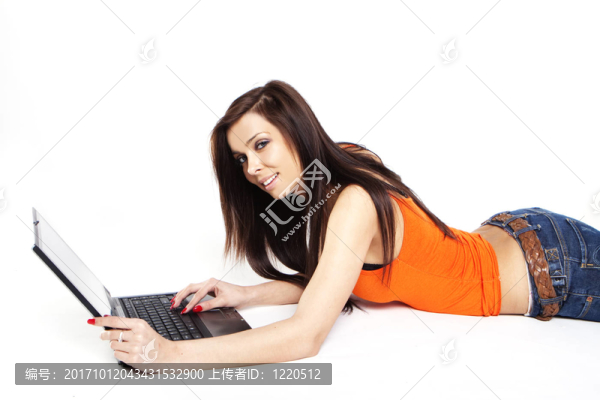 笑