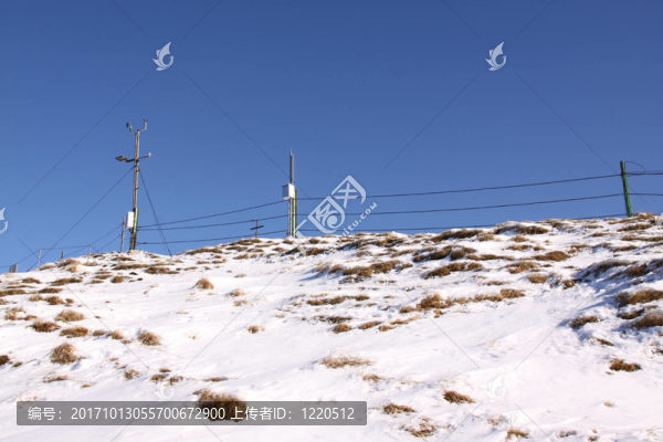 山頂輸電塔