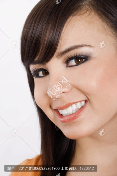 女人笑了