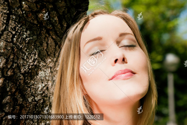 女人