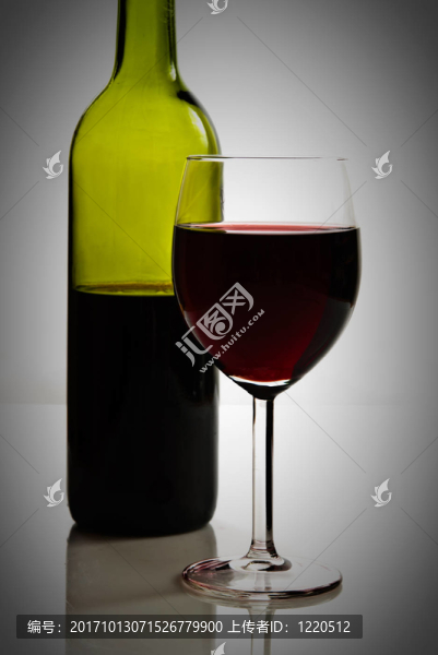 玻璃酒杯