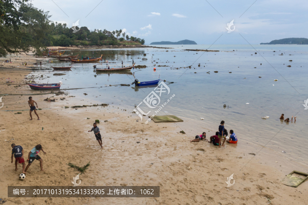泰國普吉島海灘兒童