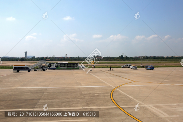 武漢機(jī)場(chǎng),停機(jī)坪