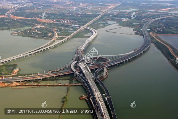 立交橋建設(shè),水上施工