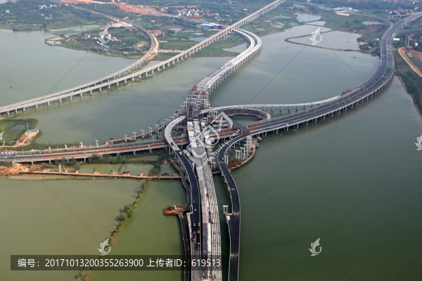 立交橋建設(shè),水上施工