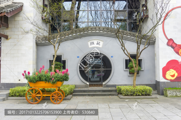 中式園林墻月亮門