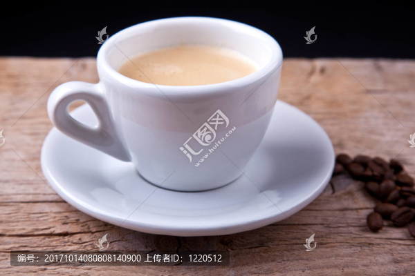 意大利濃咖啡和咖啡豆