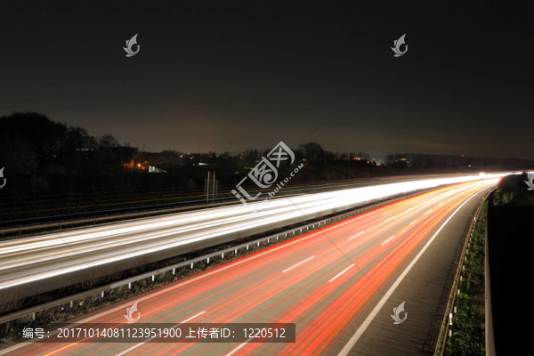晚上公路