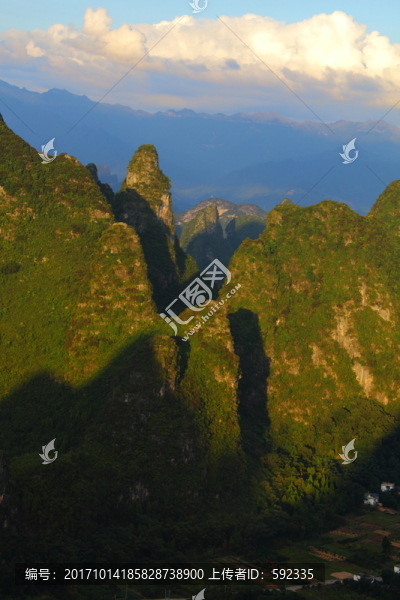山峰夕照