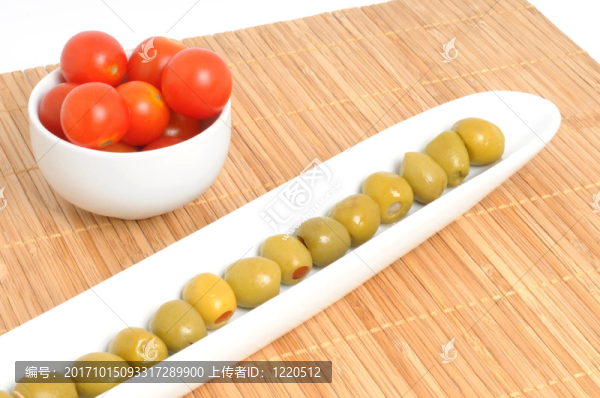 橄欖和西紅柿