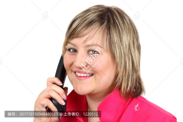 在打電話