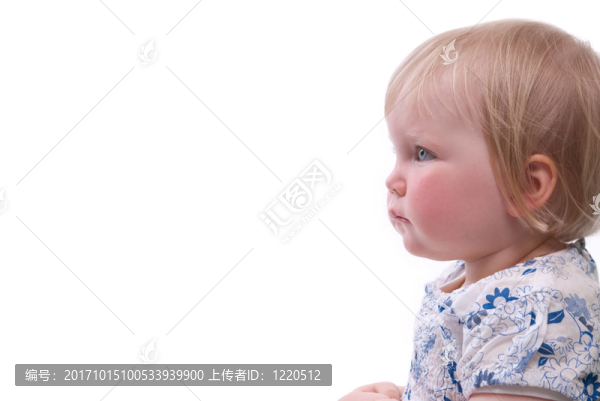 白色背景下的幼兒