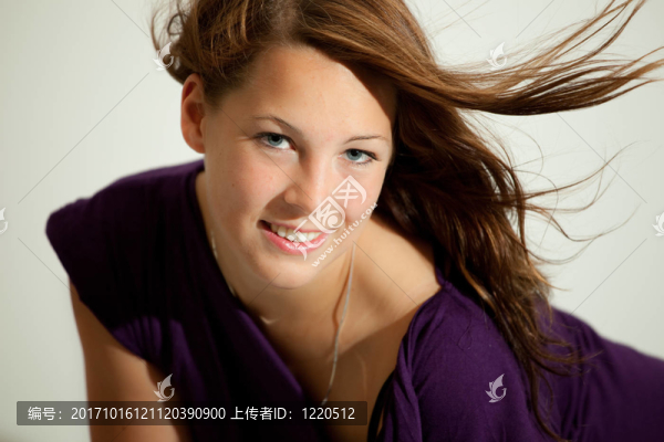 風(fēng)中的女人