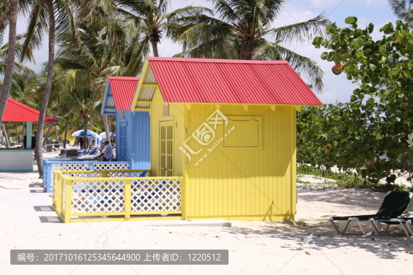 巴哈馬群島多彩的海灘小屋
