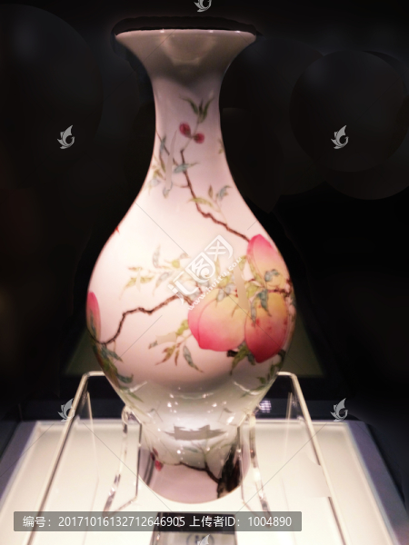 景德鎮(zhèn)窯粉彩蝠桃紋瓶,清雍正