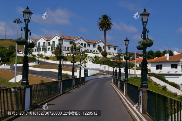 橋的東北部