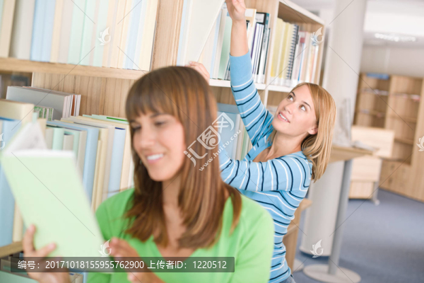 女人