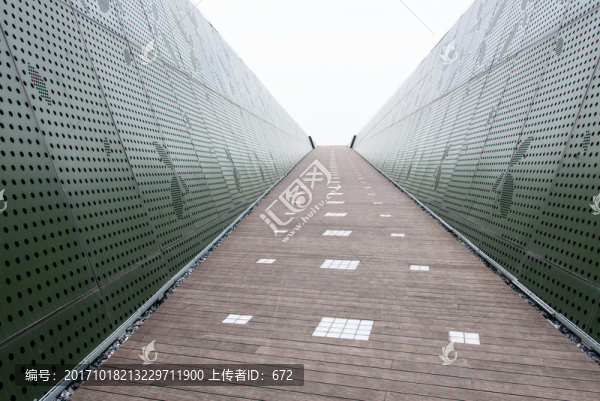南京眼步行橋