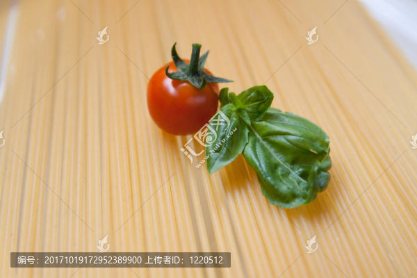 番茄意大利面加羅勒
