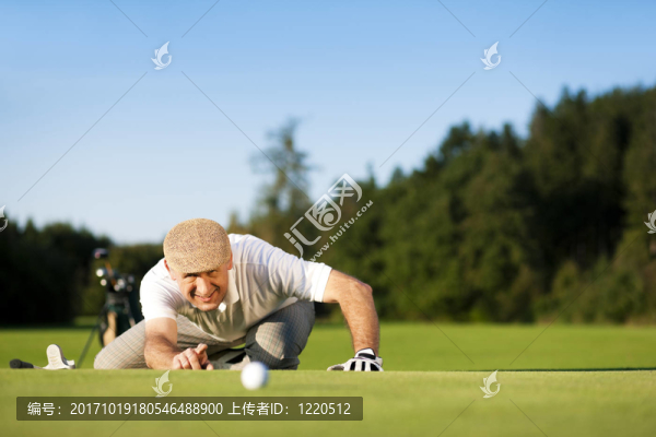 夏季高級高爾夫球手