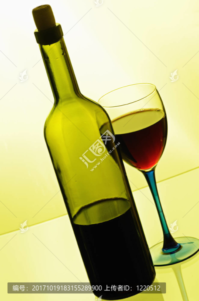 玻璃酒杯