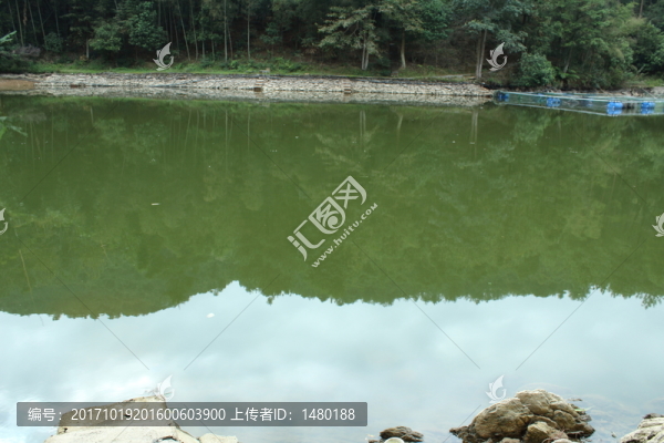 湖水