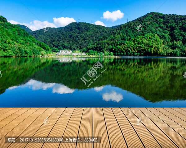 陽光湖面