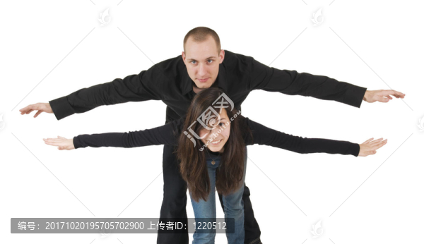 年輕夫婦為雙翼