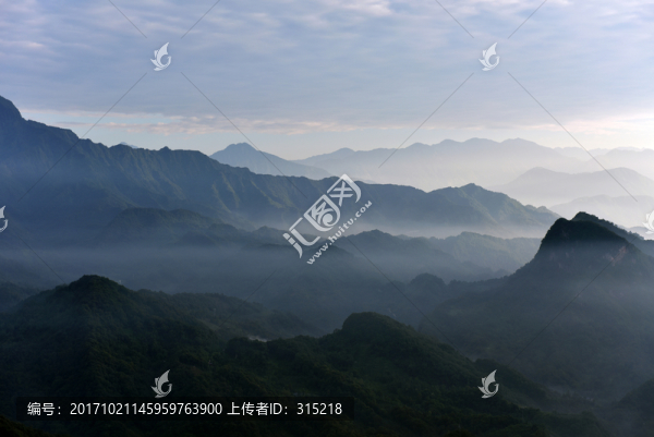 青城山,晨霧