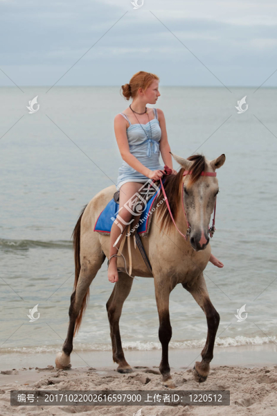 m女孩騎馬