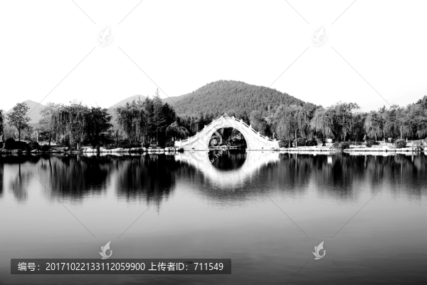 云龍湖山水