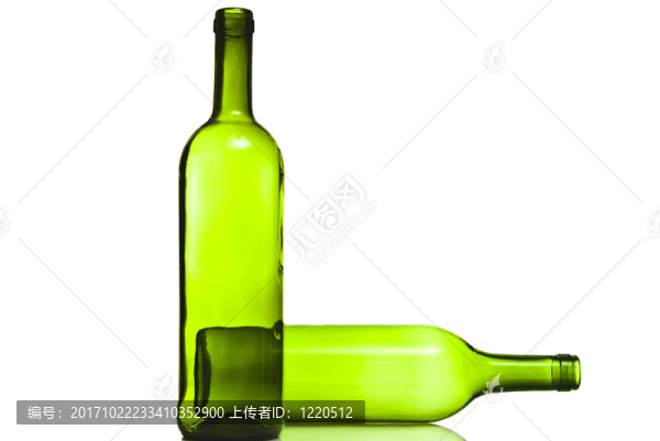 空綠色酒瓶