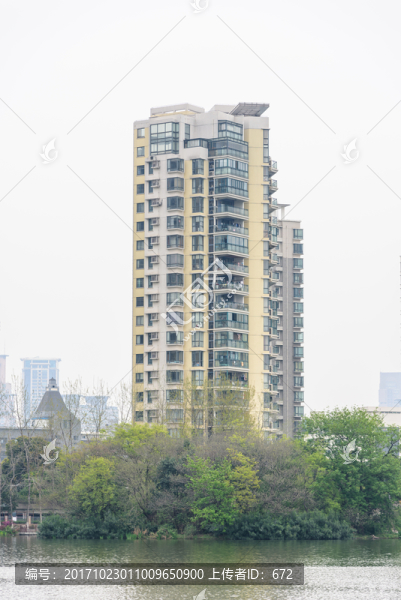 湖畔住宅樓