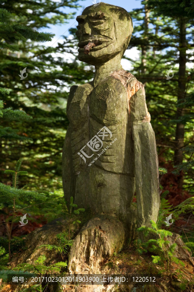 木雕像