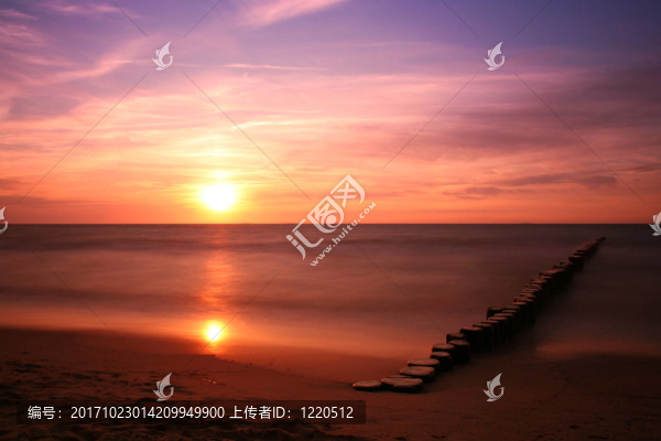 傍晚的海灘