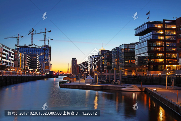 漢堡港口新城在晚上施工現(xiàn)場的Elbphilharmonie