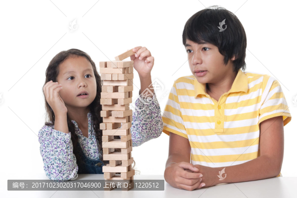 孩子們玩