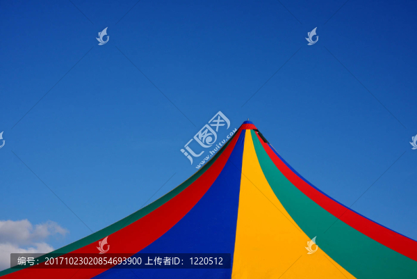 五顏六色的帳篷頂