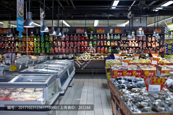 超市內(nèi)景