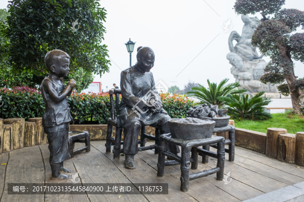 包粽子雕塑