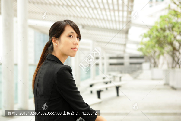 女人